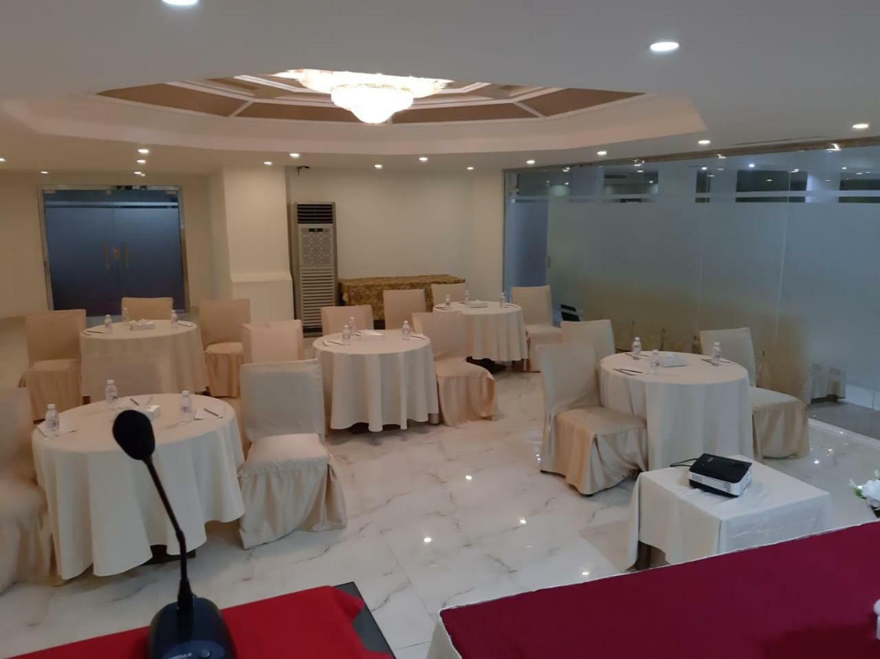 ריאד Hotel Di-Palace מראה חיצוני תמונה