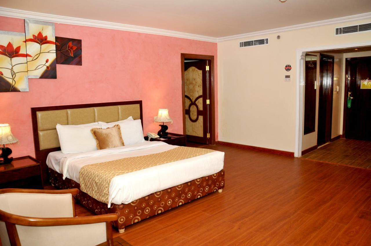 ריאד Hotel Di-Palace מראה חיצוני תמונה
