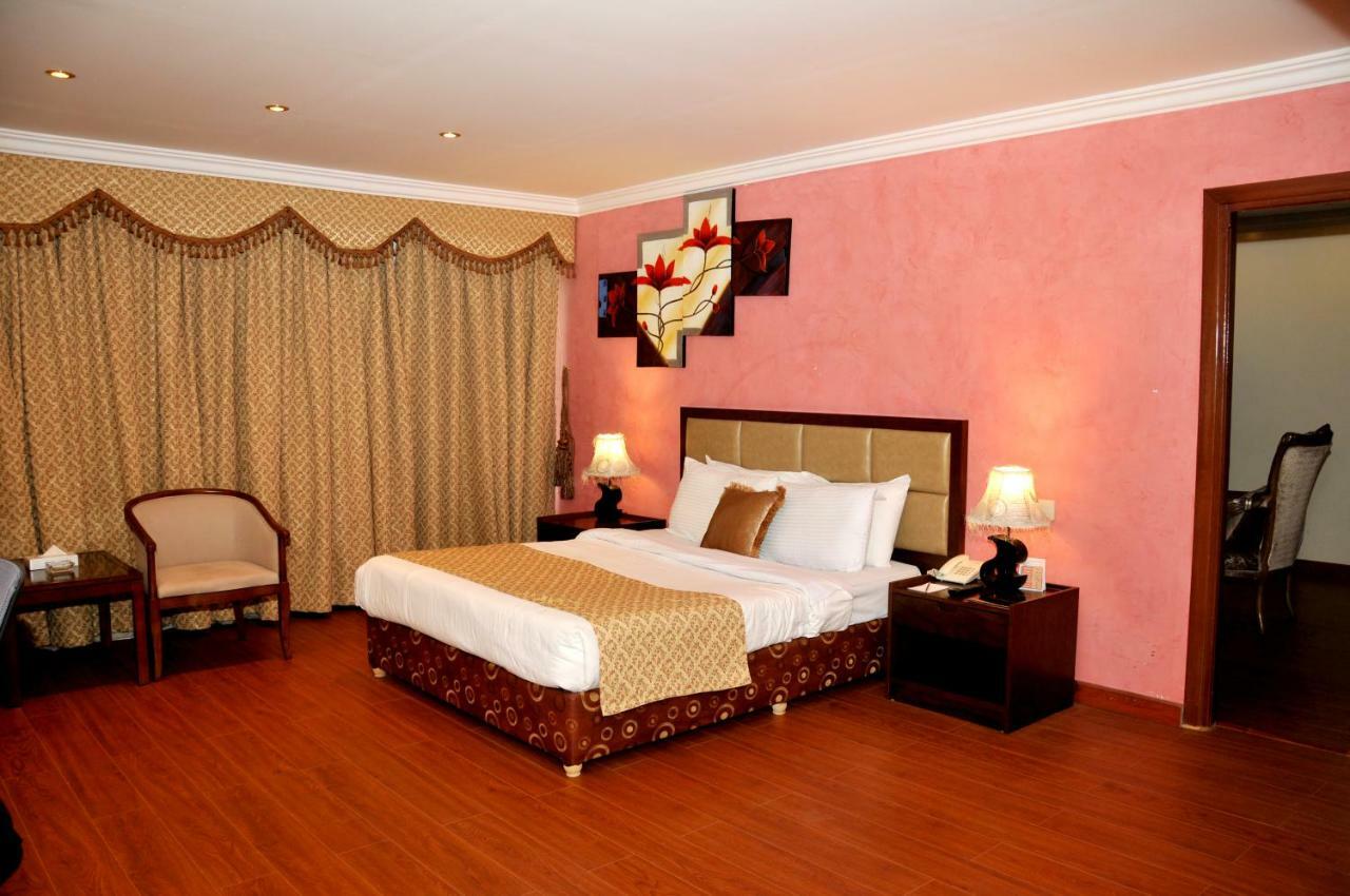 ריאד Hotel Di-Palace מראה חיצוני תמונה