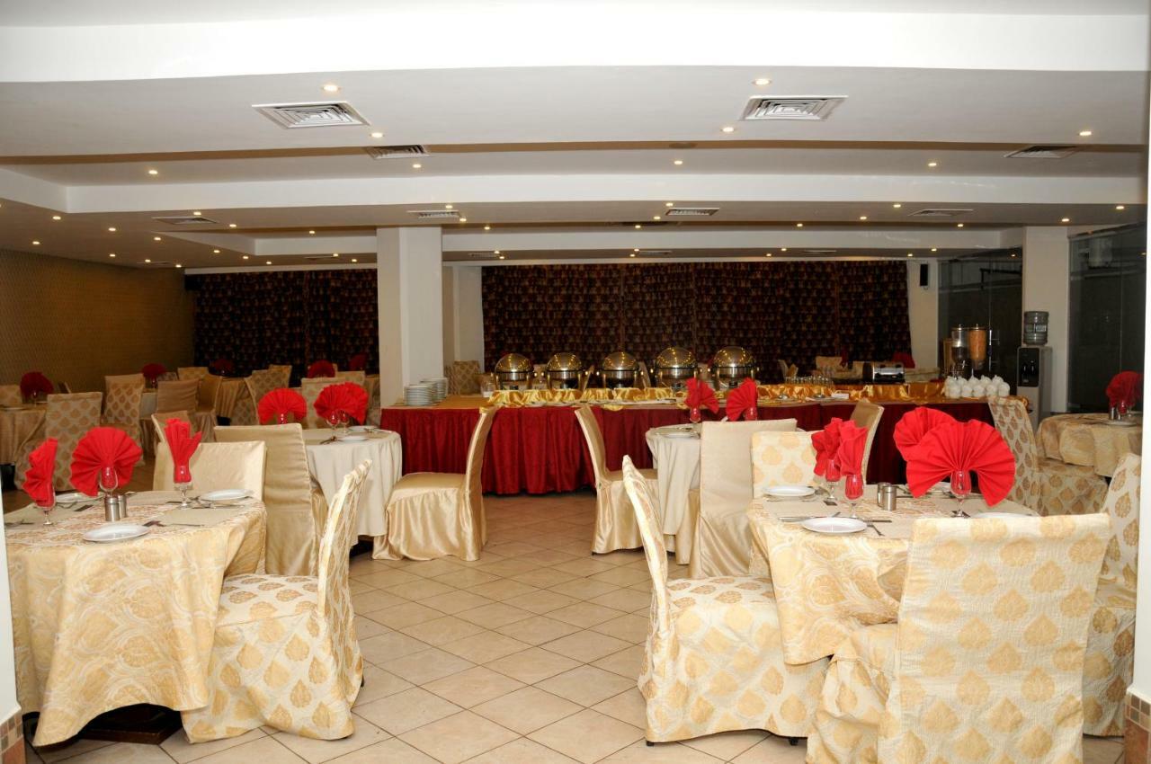 ריאד Hotel Di-Palace מראה חיצוני תמונה