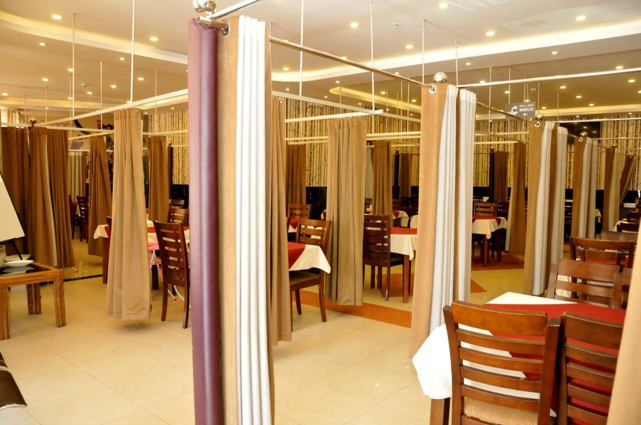 ריאד Hotel Di-Palace מראה חיצוני תמונה
